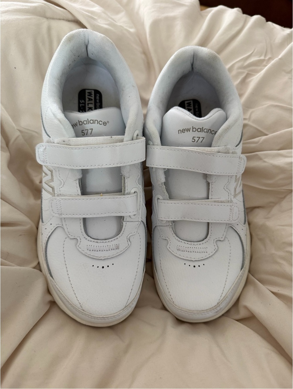 New Balance White 577 Sneakers Size 8 Womens 6.5 men’s
